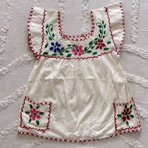 Vintage Mexican Folkloric Shirt, Beautiful Hand Embroidery, Soft Gauze, Size S/M